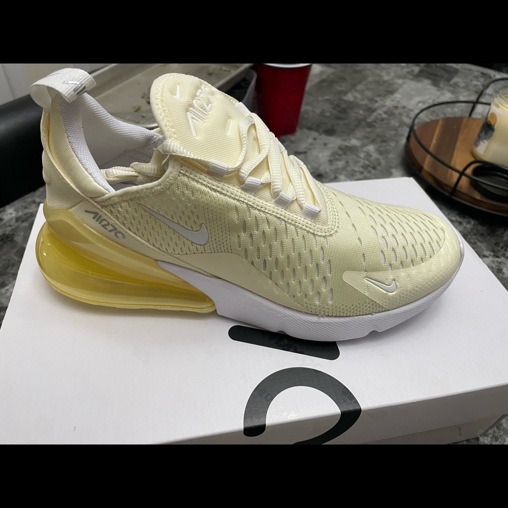 Nike AirMax 270 size 7.5